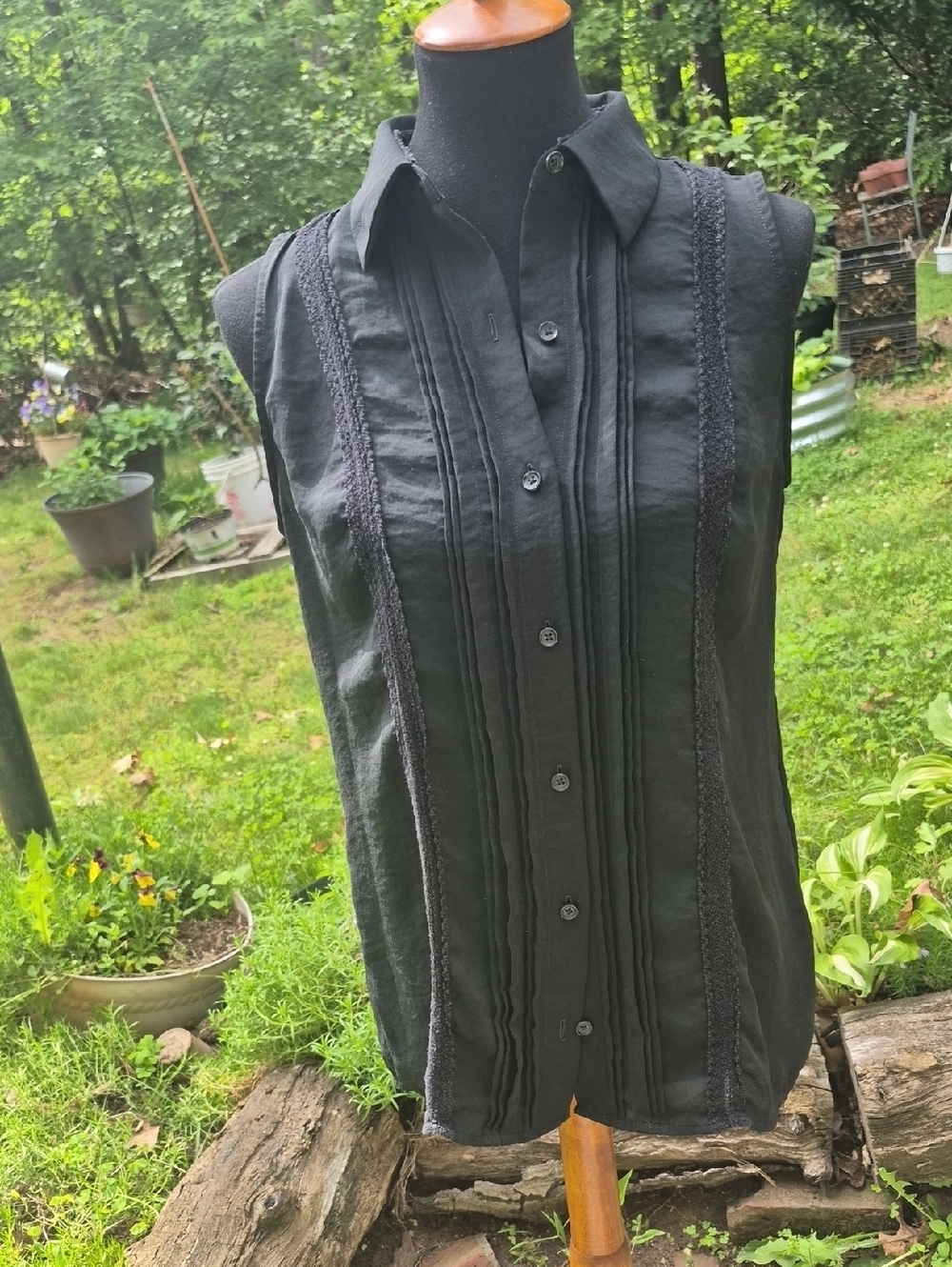 CAbi Black Sleeveless Button-Front Pintuck Shirt